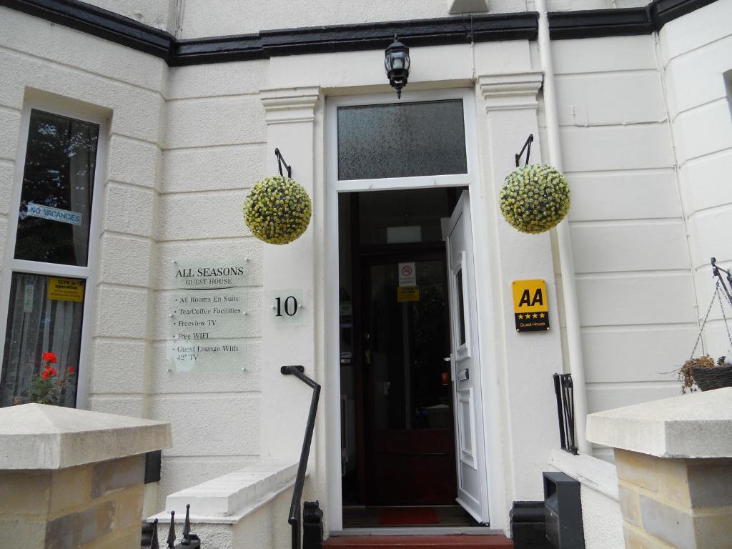 Seasons Guest house 4*